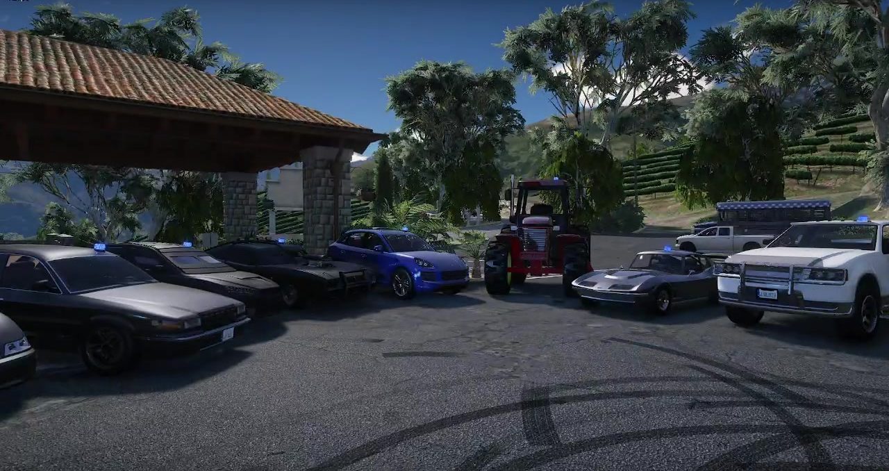 Coches camuflados en el aparcamiento